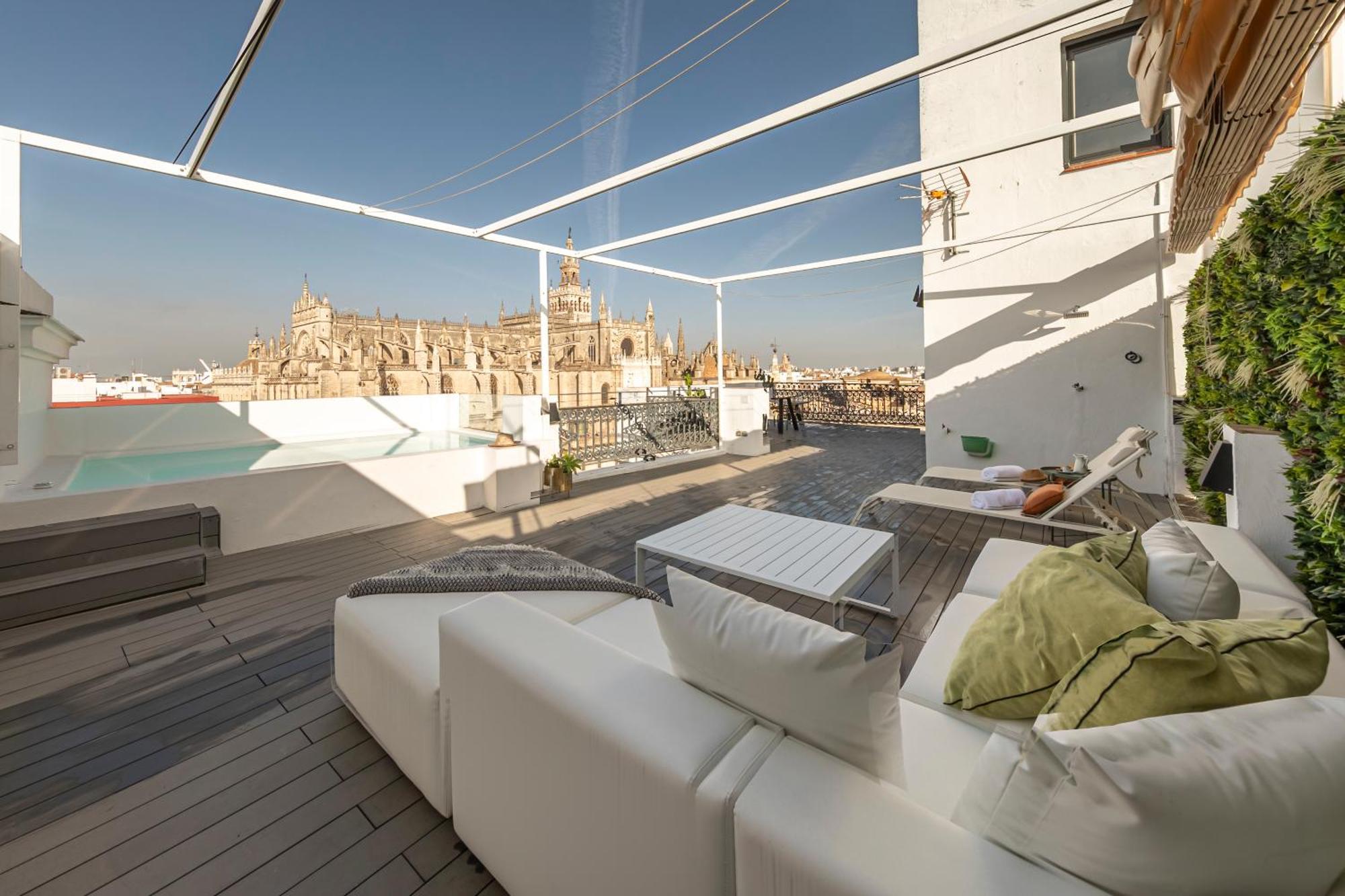 Isg Apartments Modern Atticpool At The Cathedralfree Parking セビリア エクステリア 写真