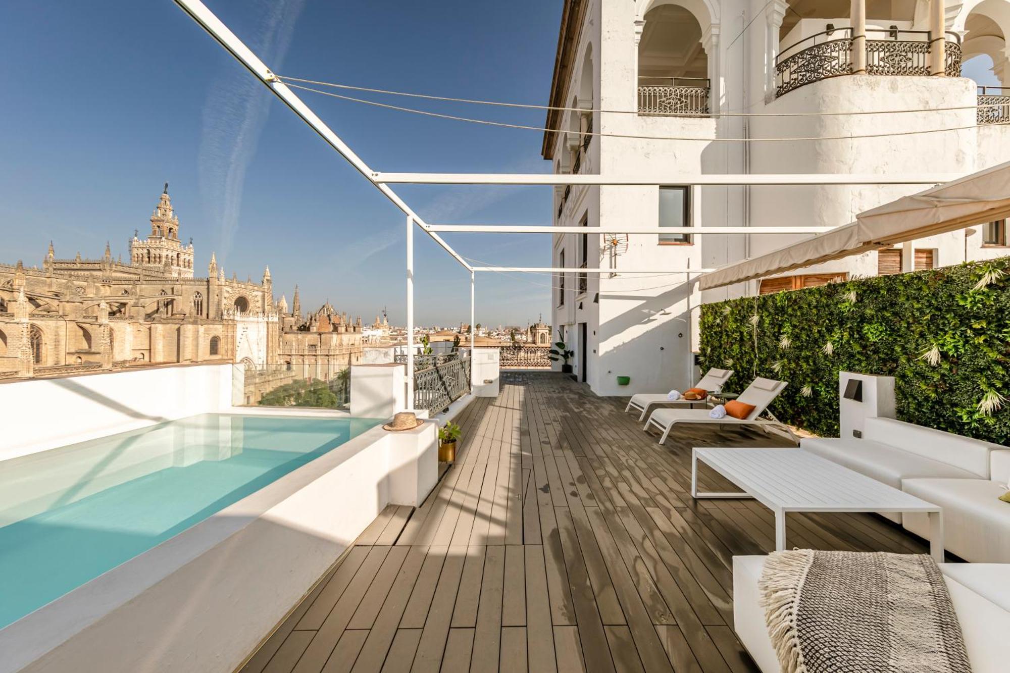 Isg Apartments Modern Atticpool At The Cathedralfree Parking セビリア エクステリア 写真