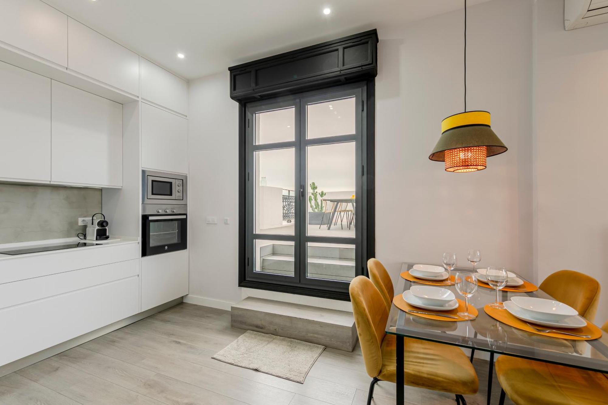 Isg Apartments Modern Atticpool At The Cathedralfree Parking セビリア エクステリア 写真