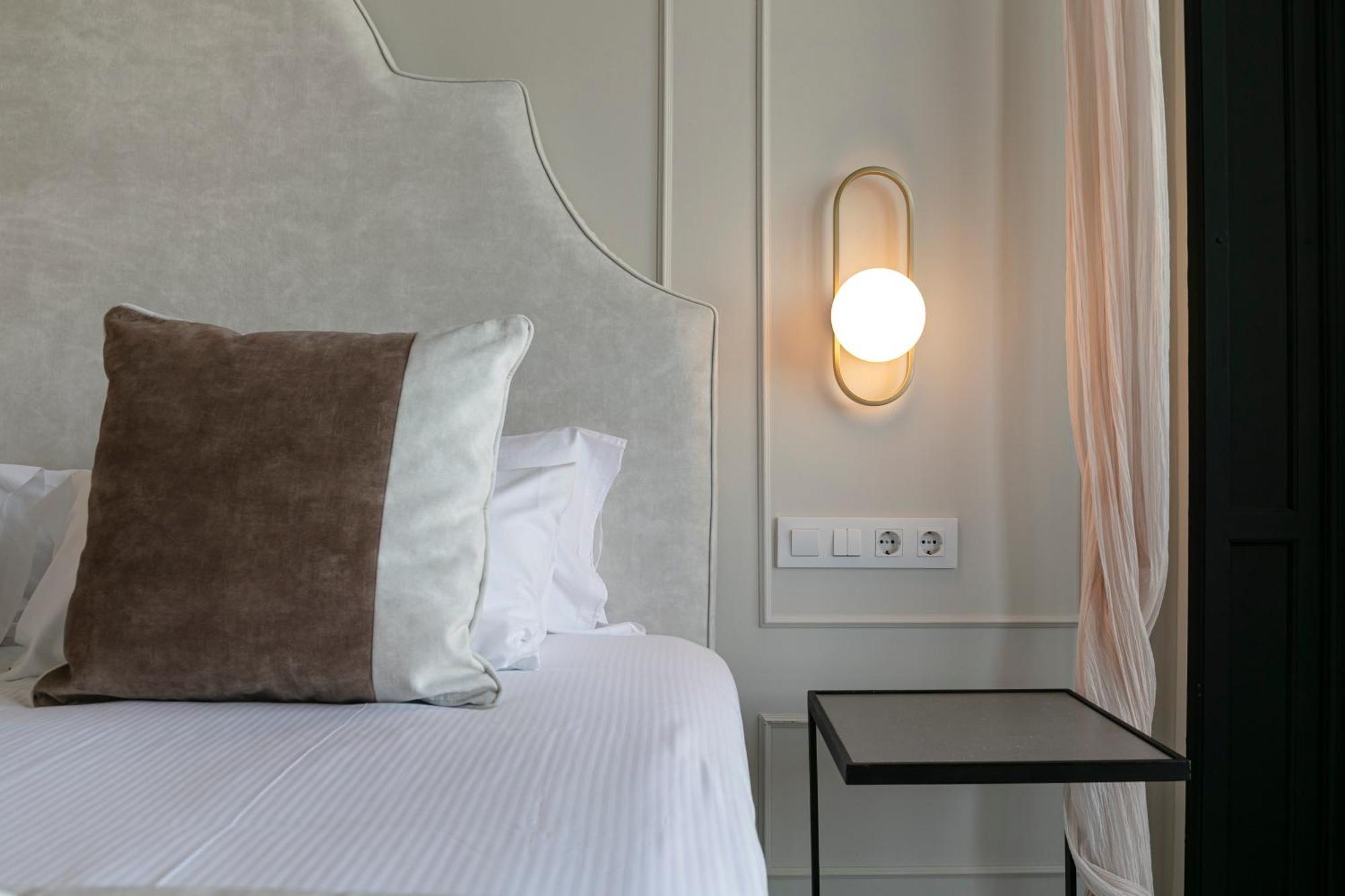 Isg Apartments Modern Atticpool At The Cathedralfree Parking セビリア エクステリア 写真